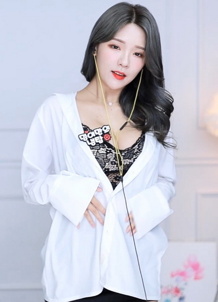 {21點}(野花影院手机版下载)