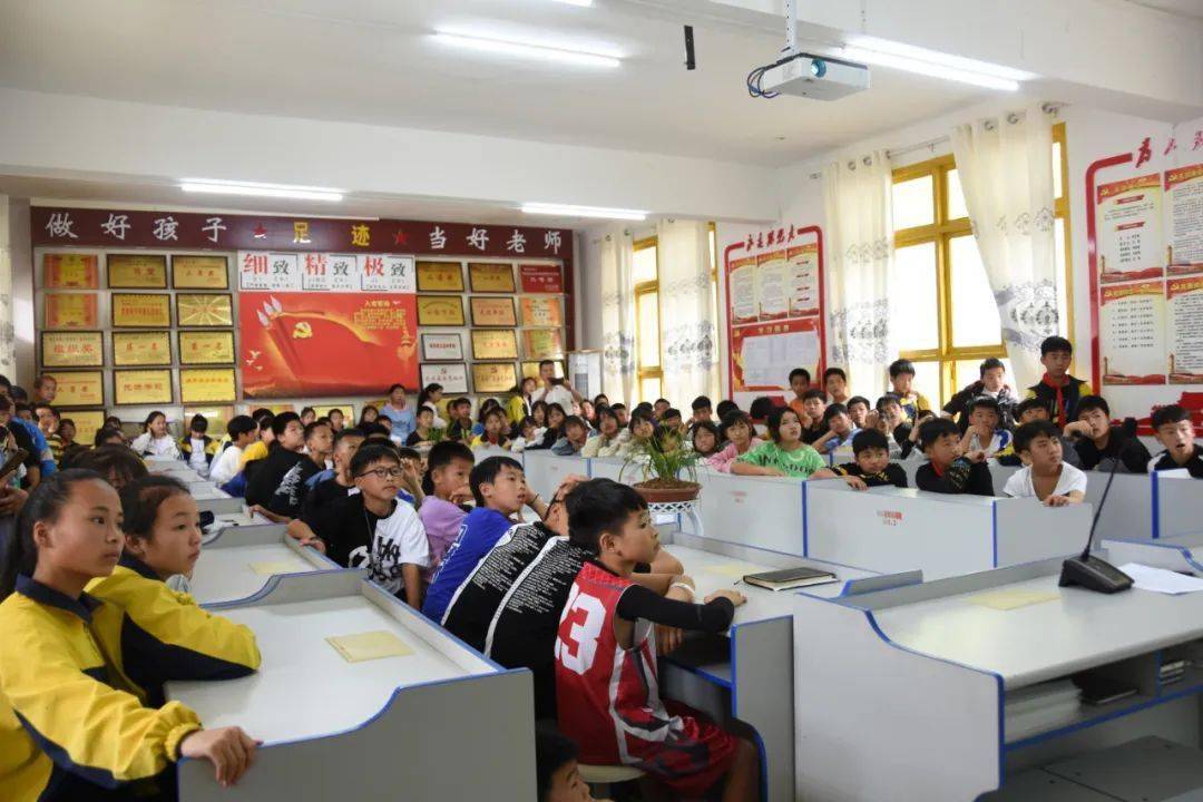 包含未成年在线观看视频播放免费的词条